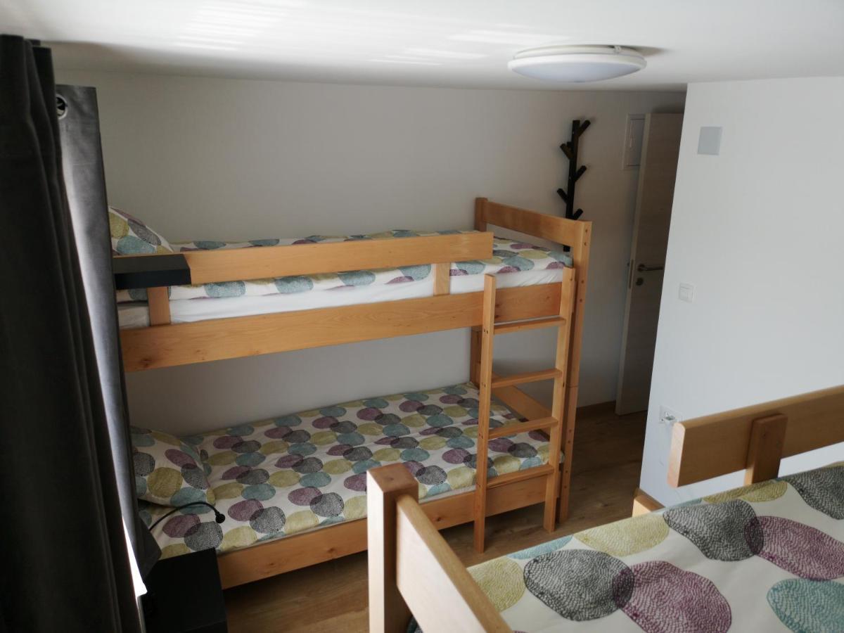 كرابينا Mega Hostel المظهر الخارجي الصورة